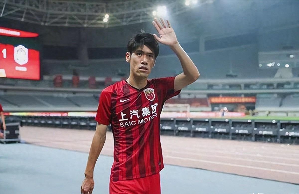 必赢体育官方入口-他是上海足球名宿，豪取4个中超冠军，36岁退役，如今接班徐根宝